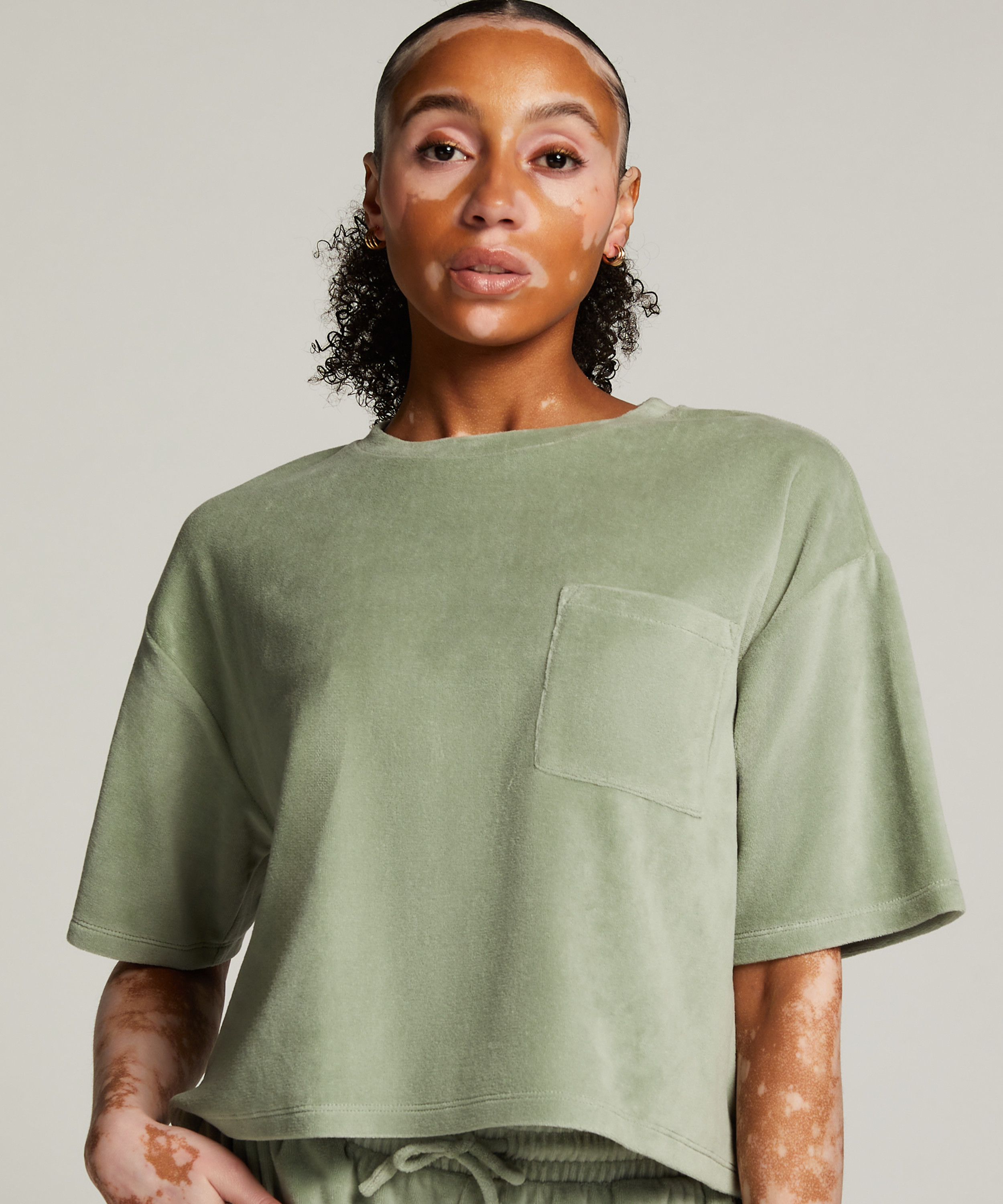 Short-sleeve velours top, Green, main