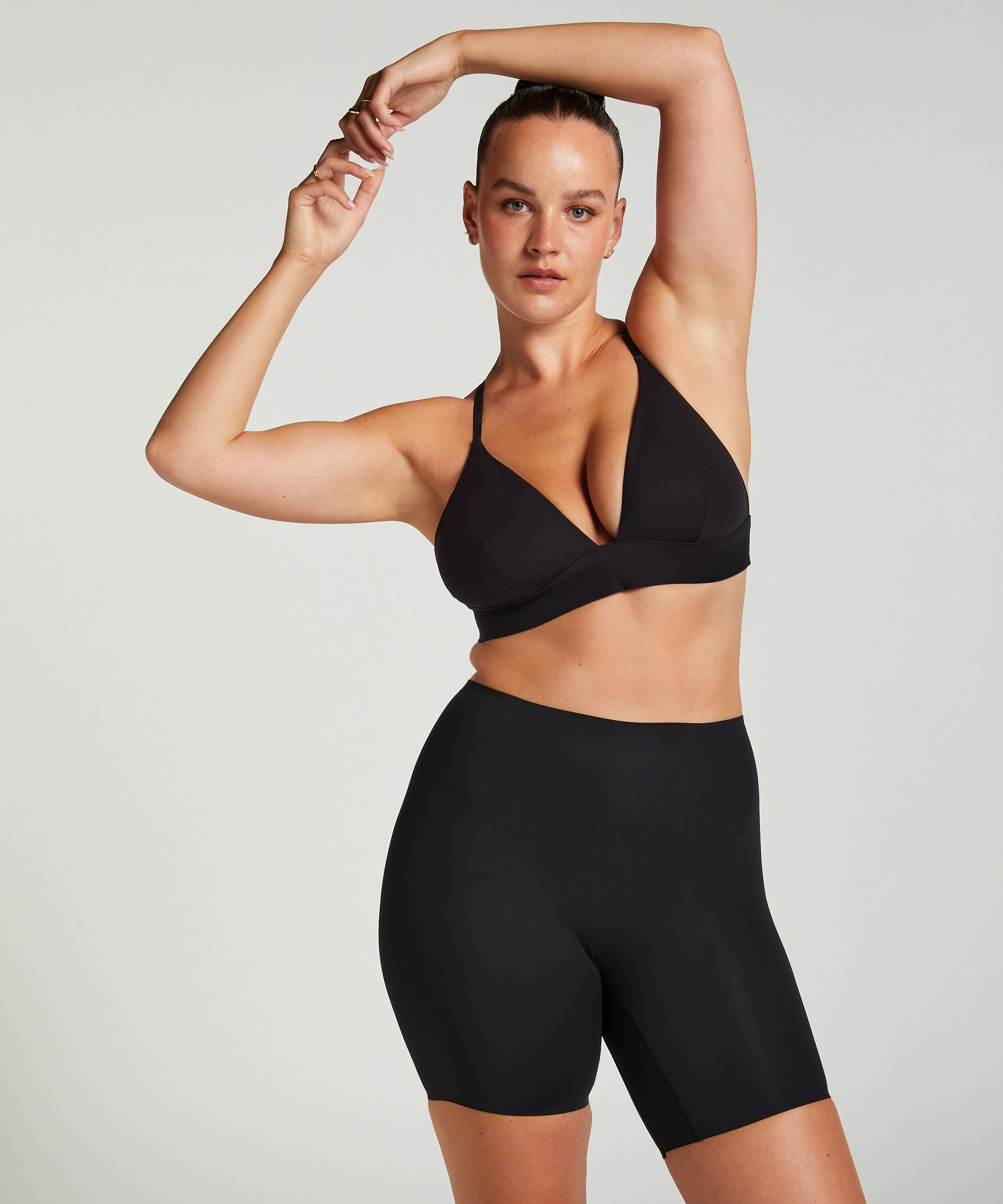 Smooth Triangle Bralette, Black