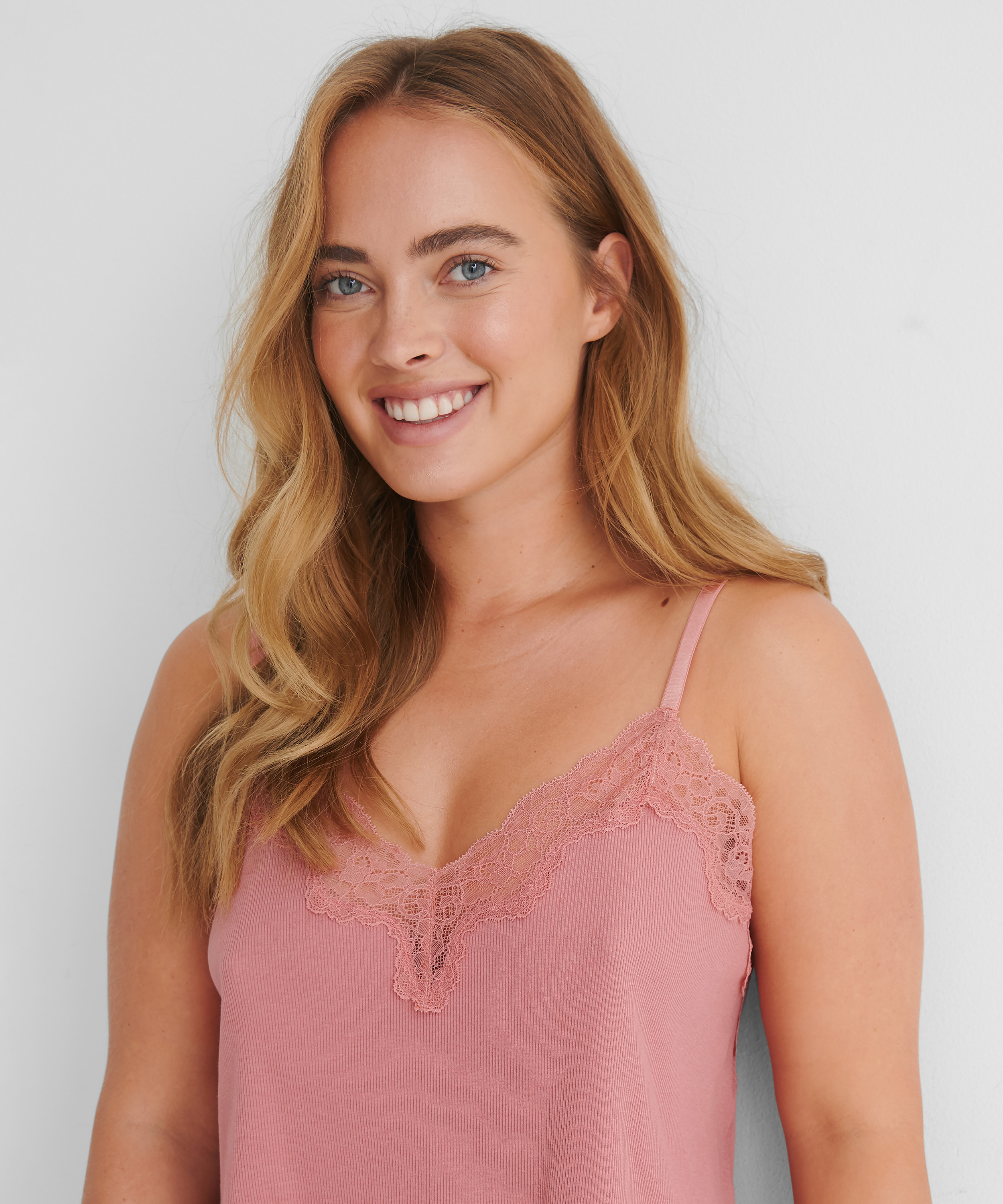 Cami rib lace Mia HKM x NA-KD, Pink, main