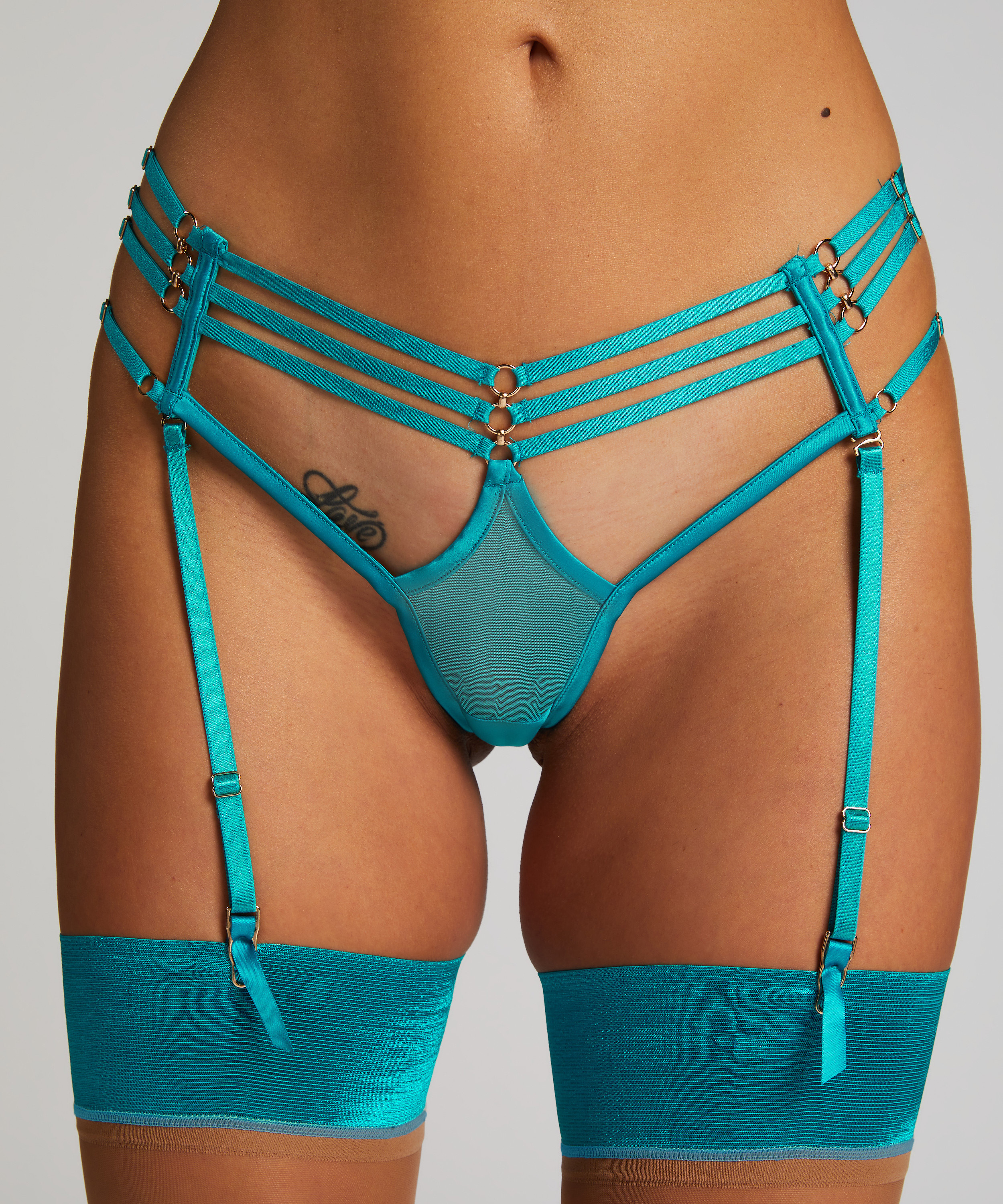 Eros Thong, Blue, main