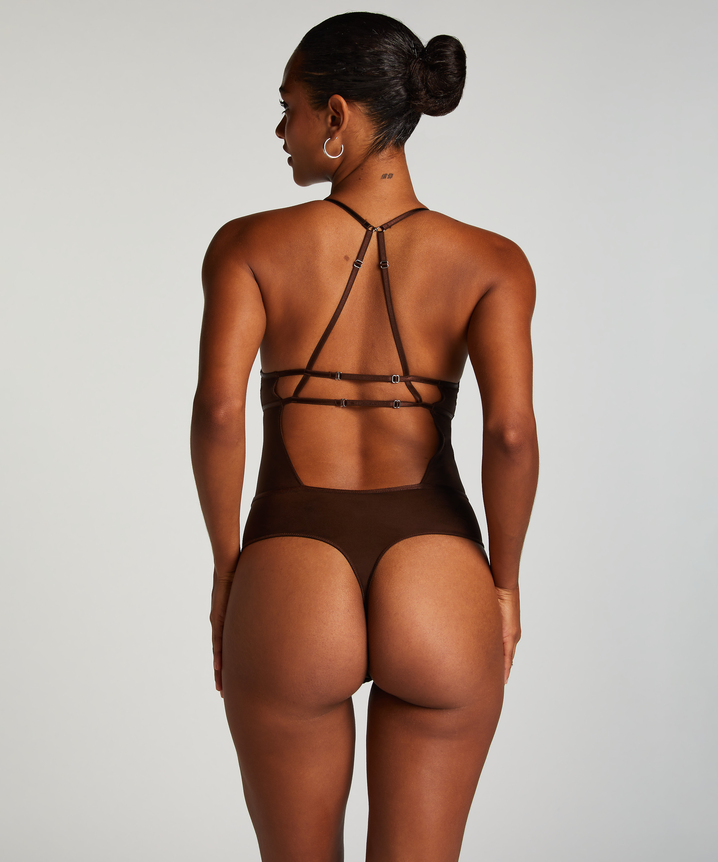 Rianne Body, Brown, main