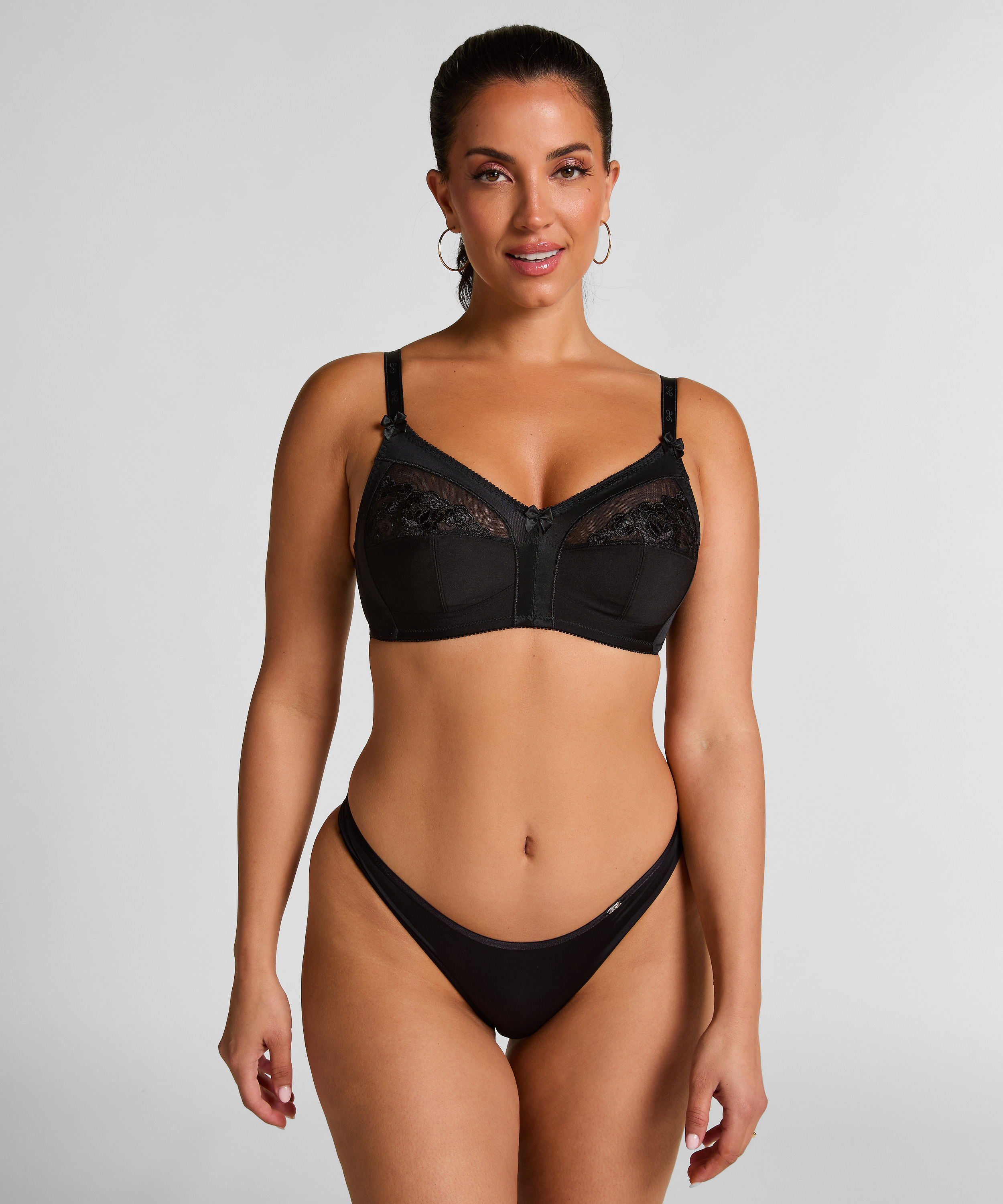 Sara Non-Padded Non-wired Bra, Black, main