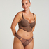 Sylvie Brazilian, Brown