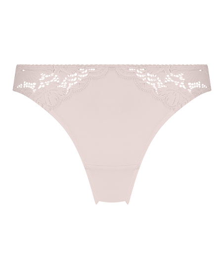 Andrea Thong, Pink