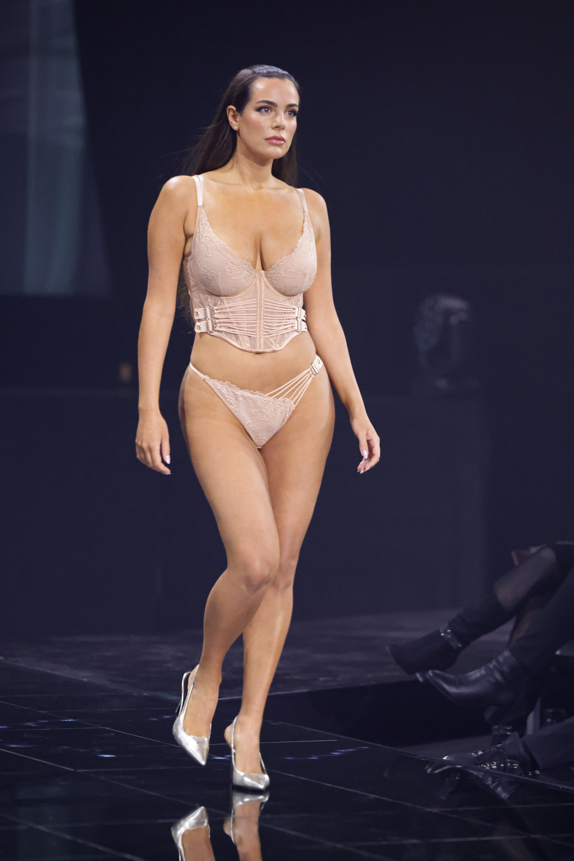 Constance Non-Padded Underwired Longline Bra, Beige