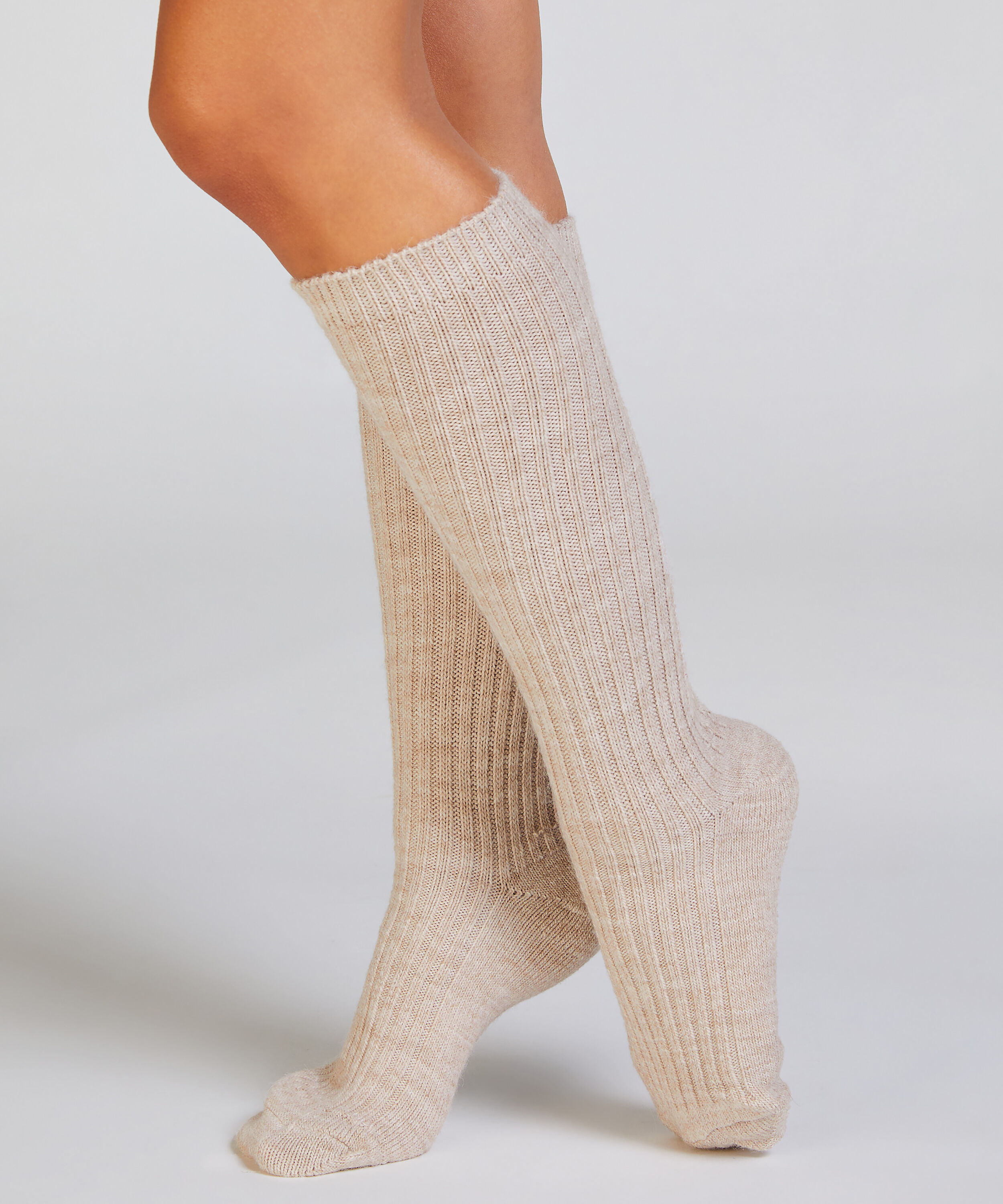 1 pair of knitted socks, Beige