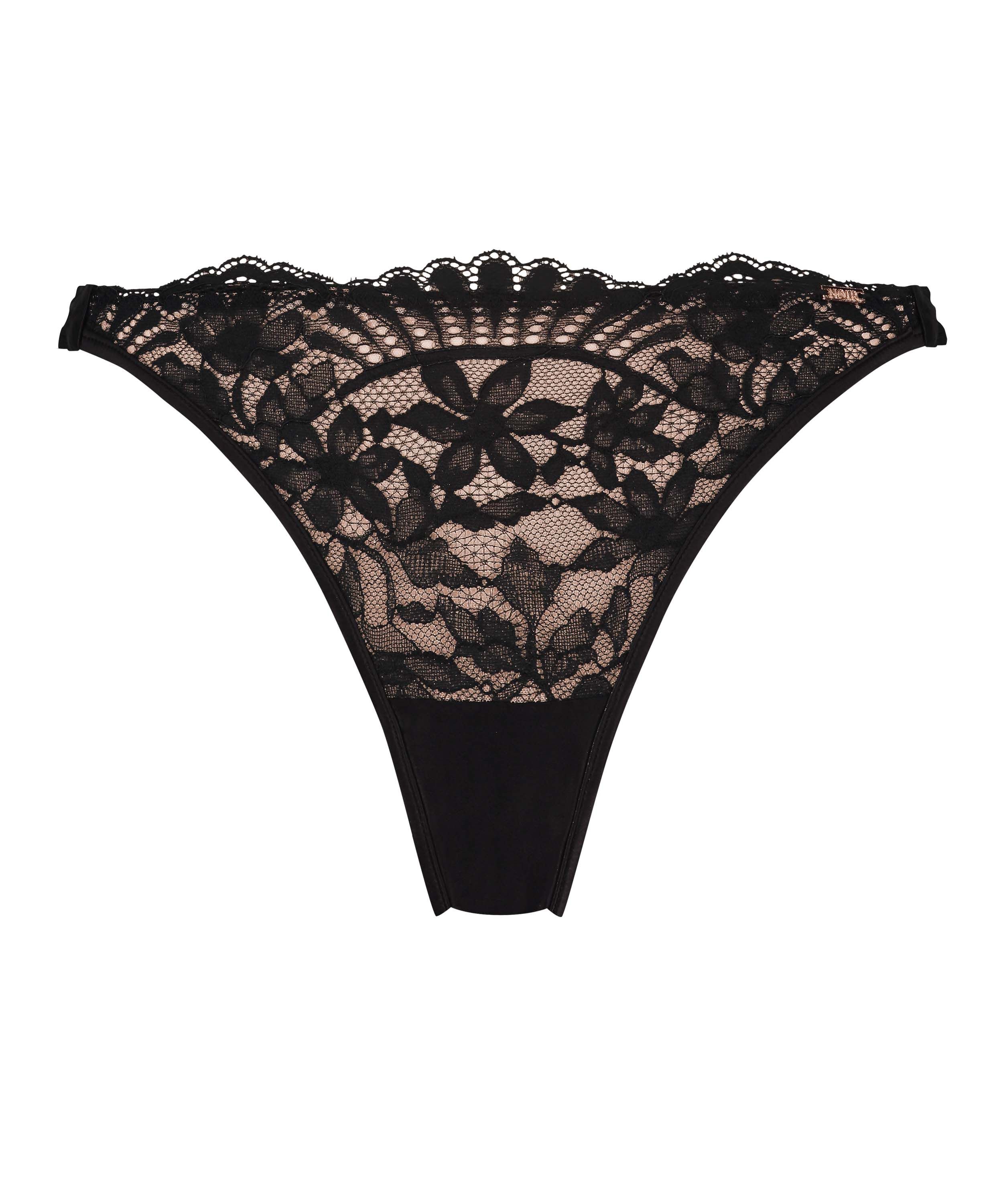 Antonia Thong, Black