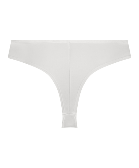 Gunila Cheekini, White