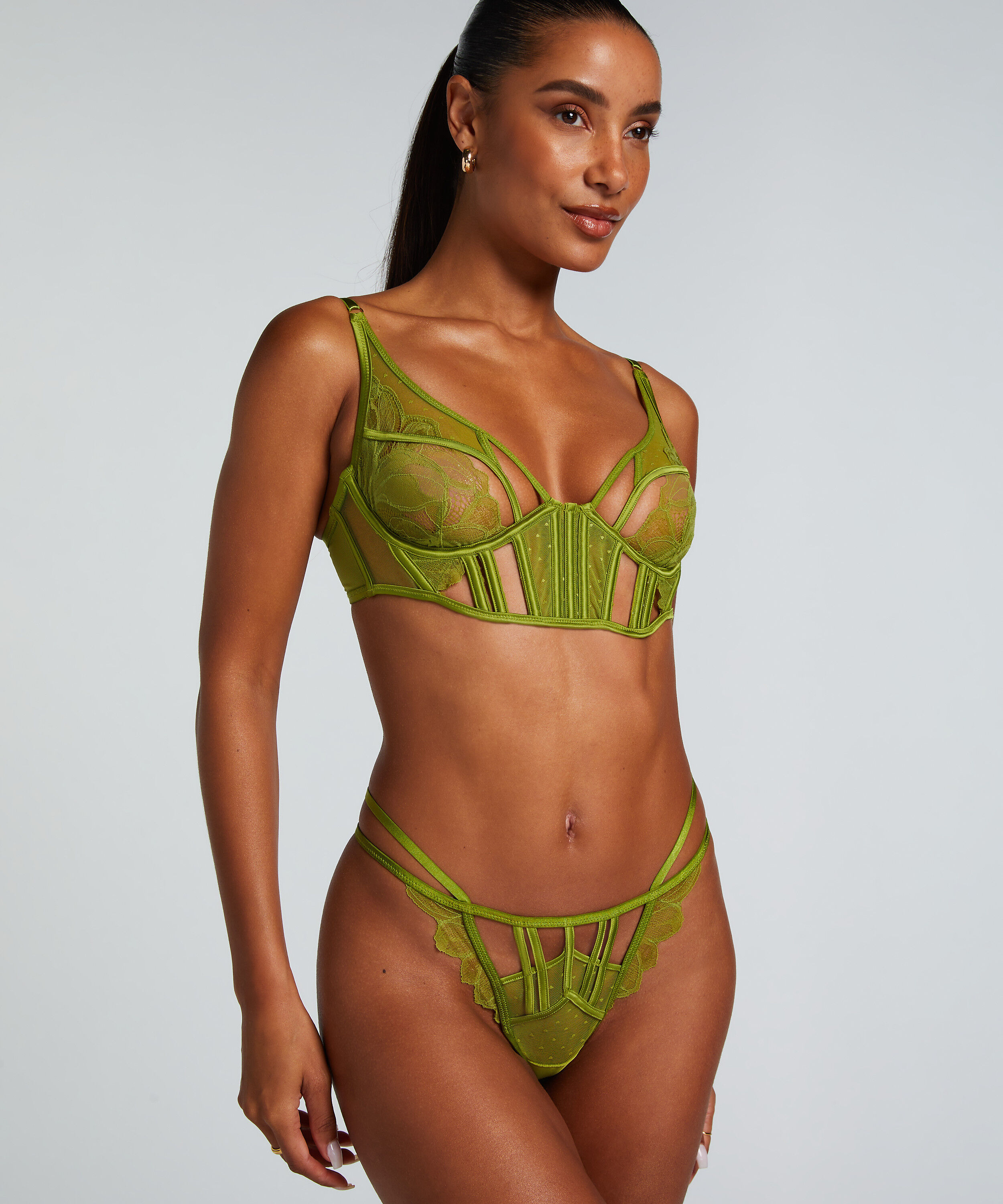Billie Thong, Green