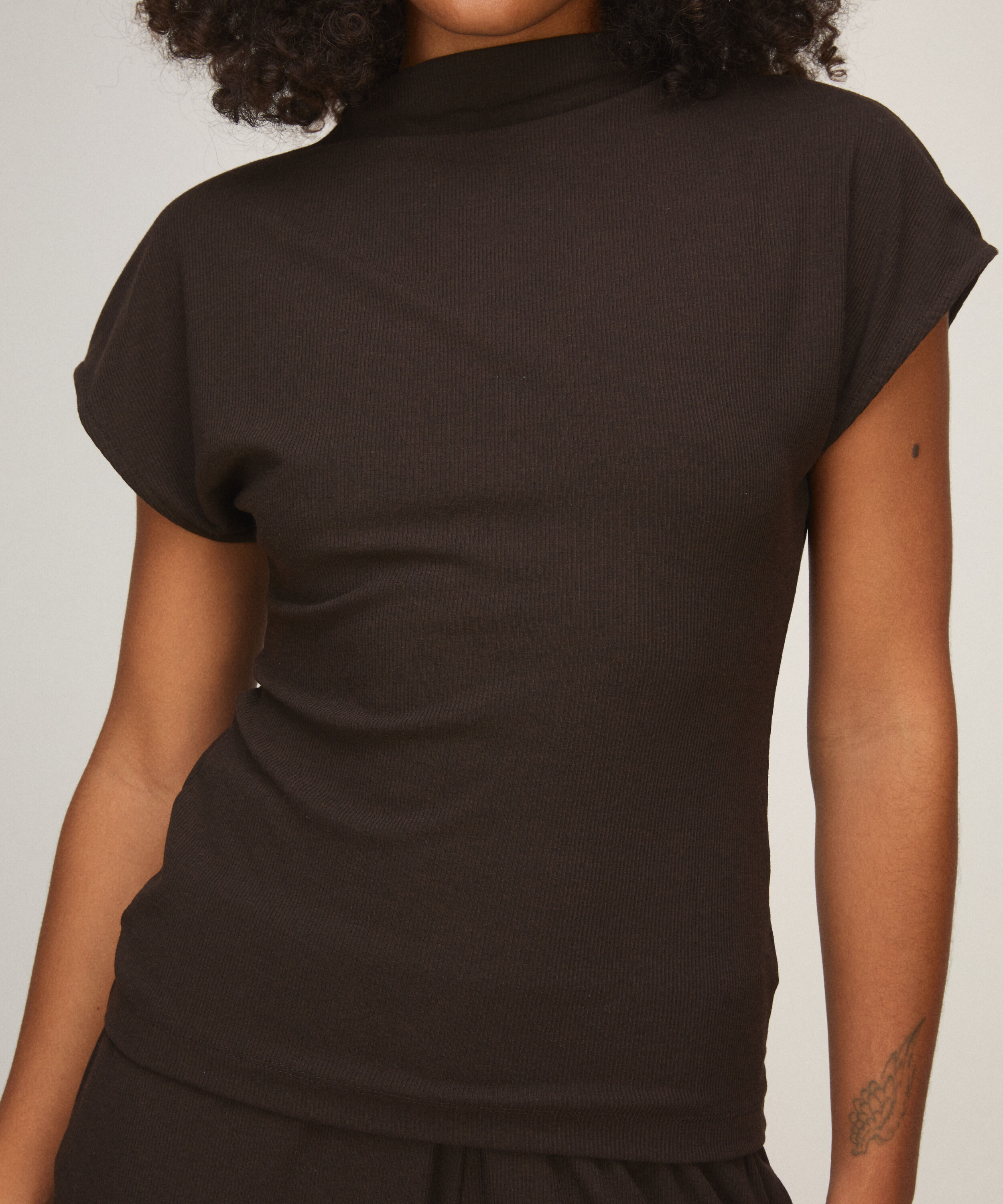 Top Short Sleeves Rib Mockneck