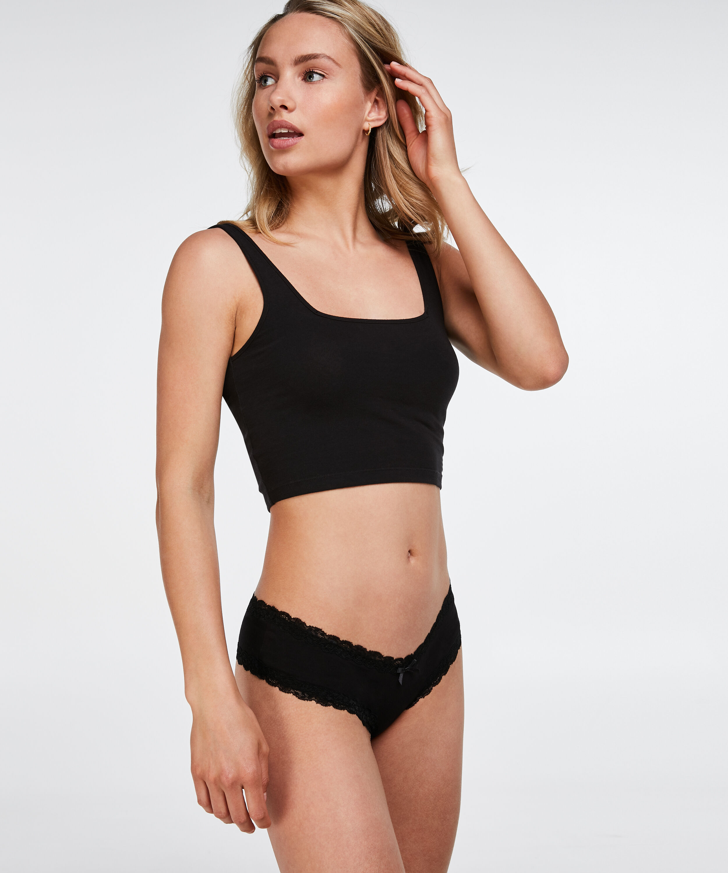 V-shaped Brazilian, Black