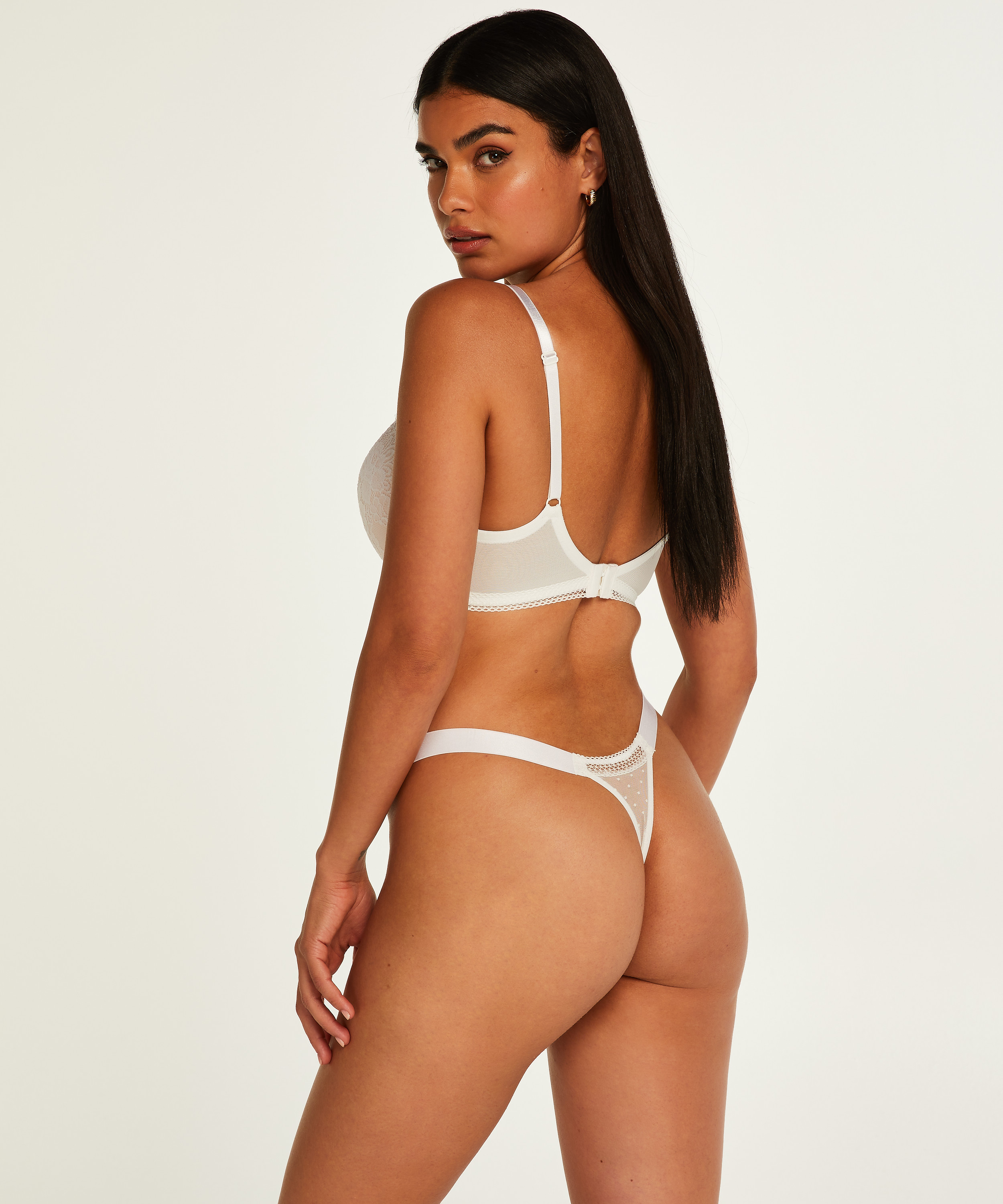 Bessie Thong, White, main