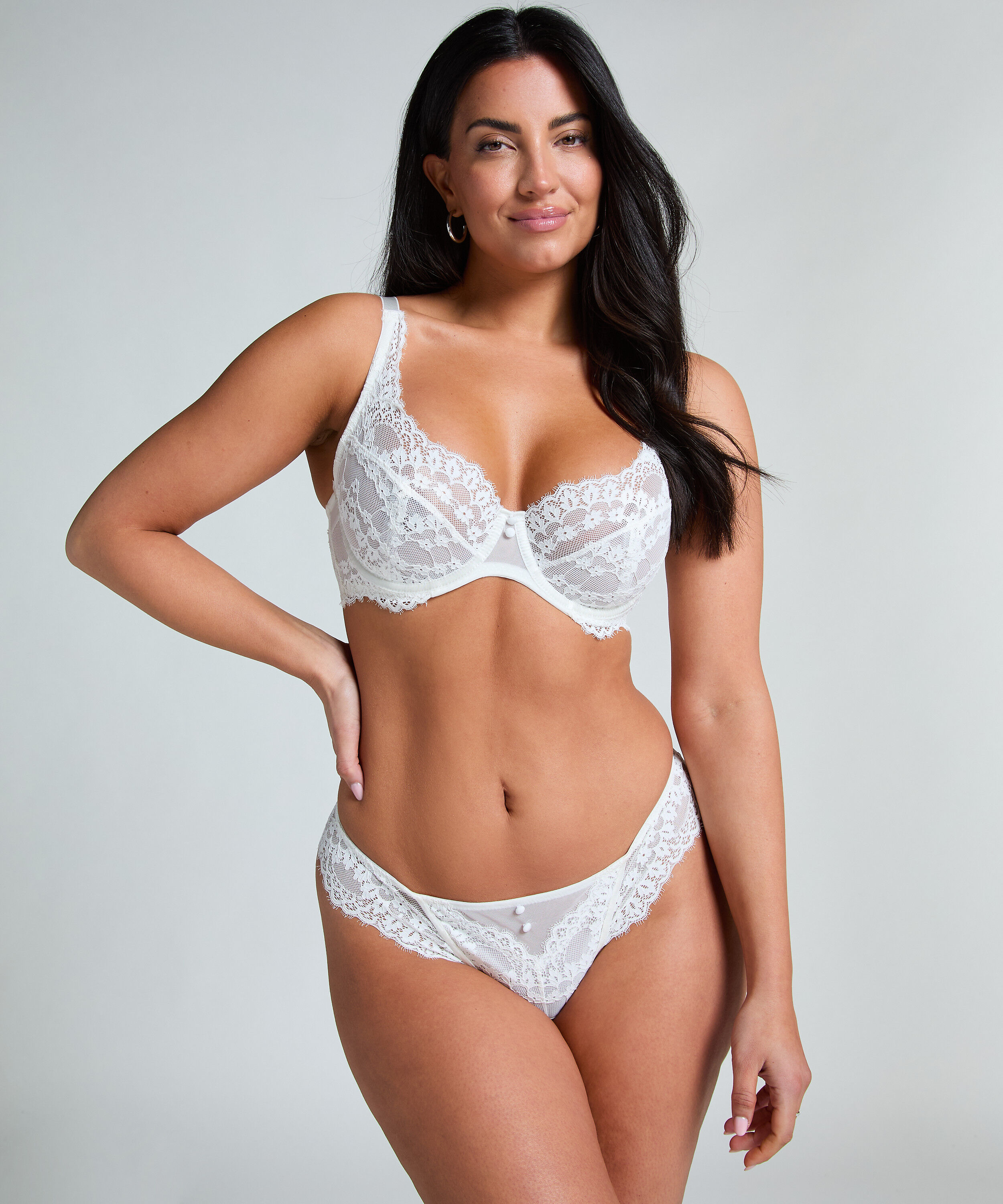 Daisy Thong, White