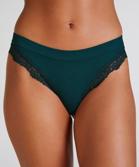 Lola Thong, Green