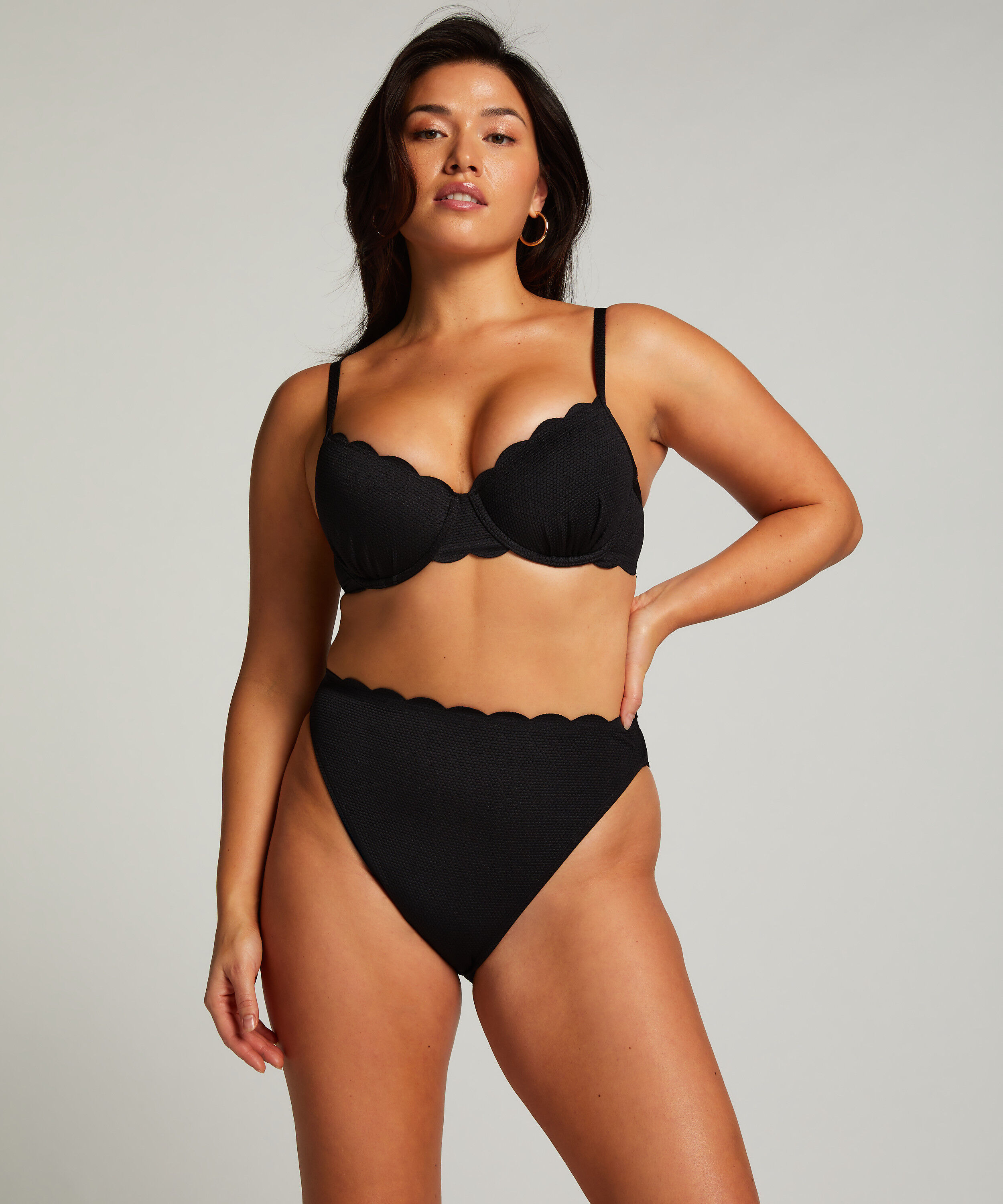 Scallop Rio Bikini Bottoms, Black