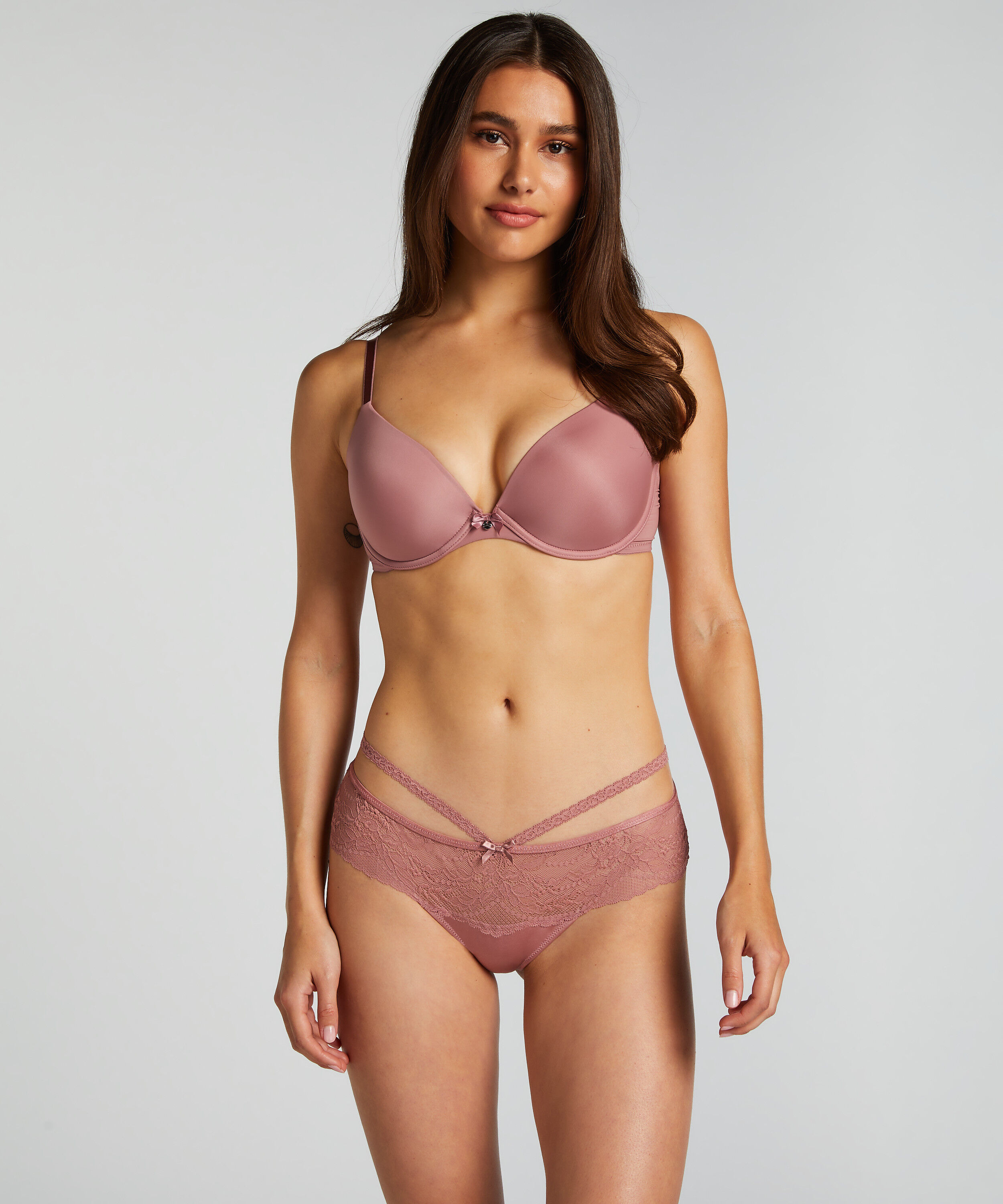 Francesca Boxerthong, Pink