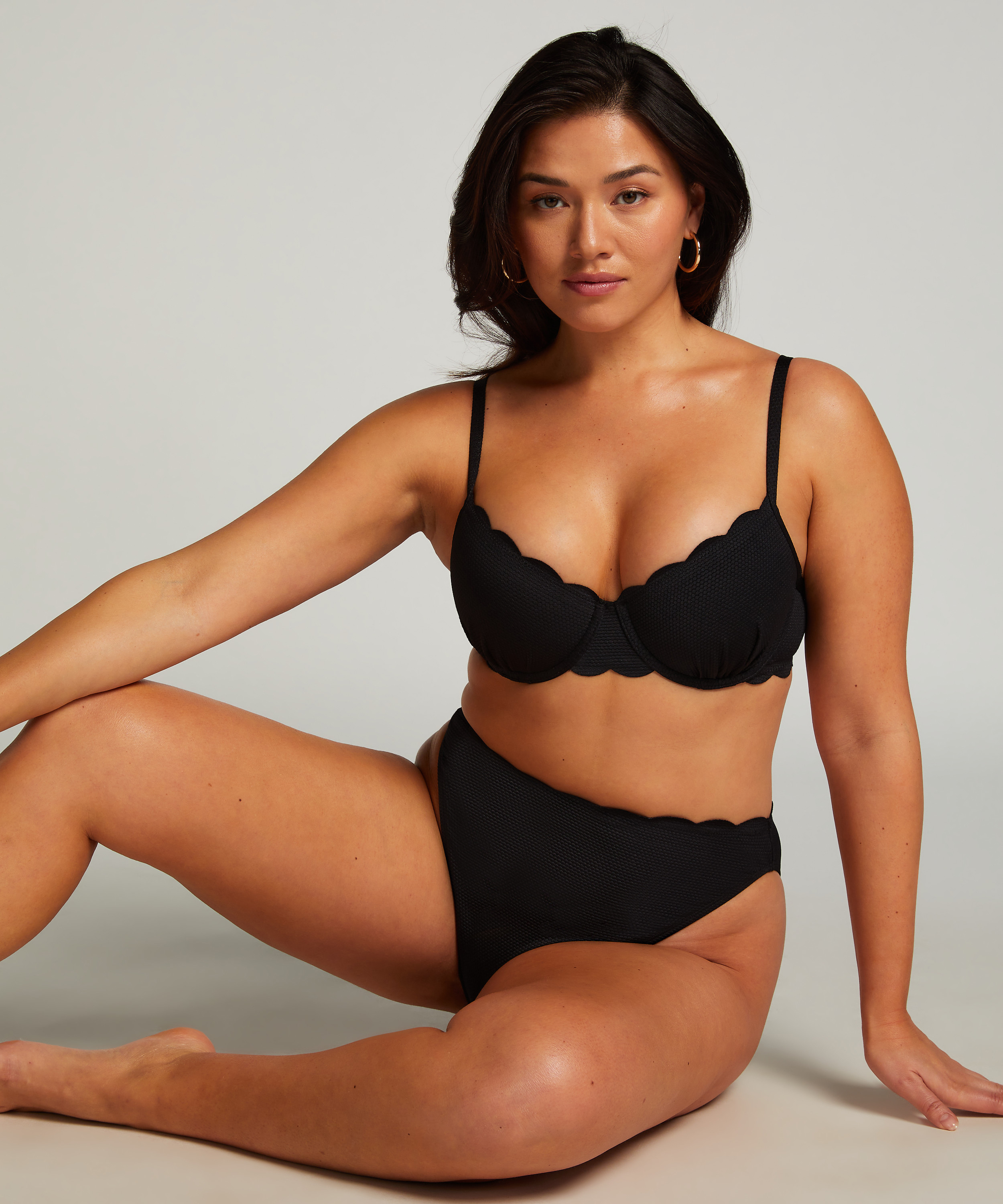 Scallop Padded Underwired Bikini Top, Black, main