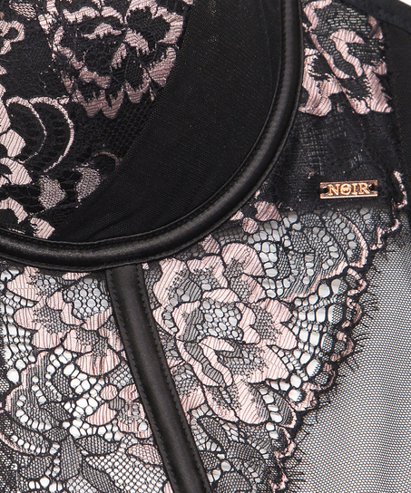 Maria Bustier, Black