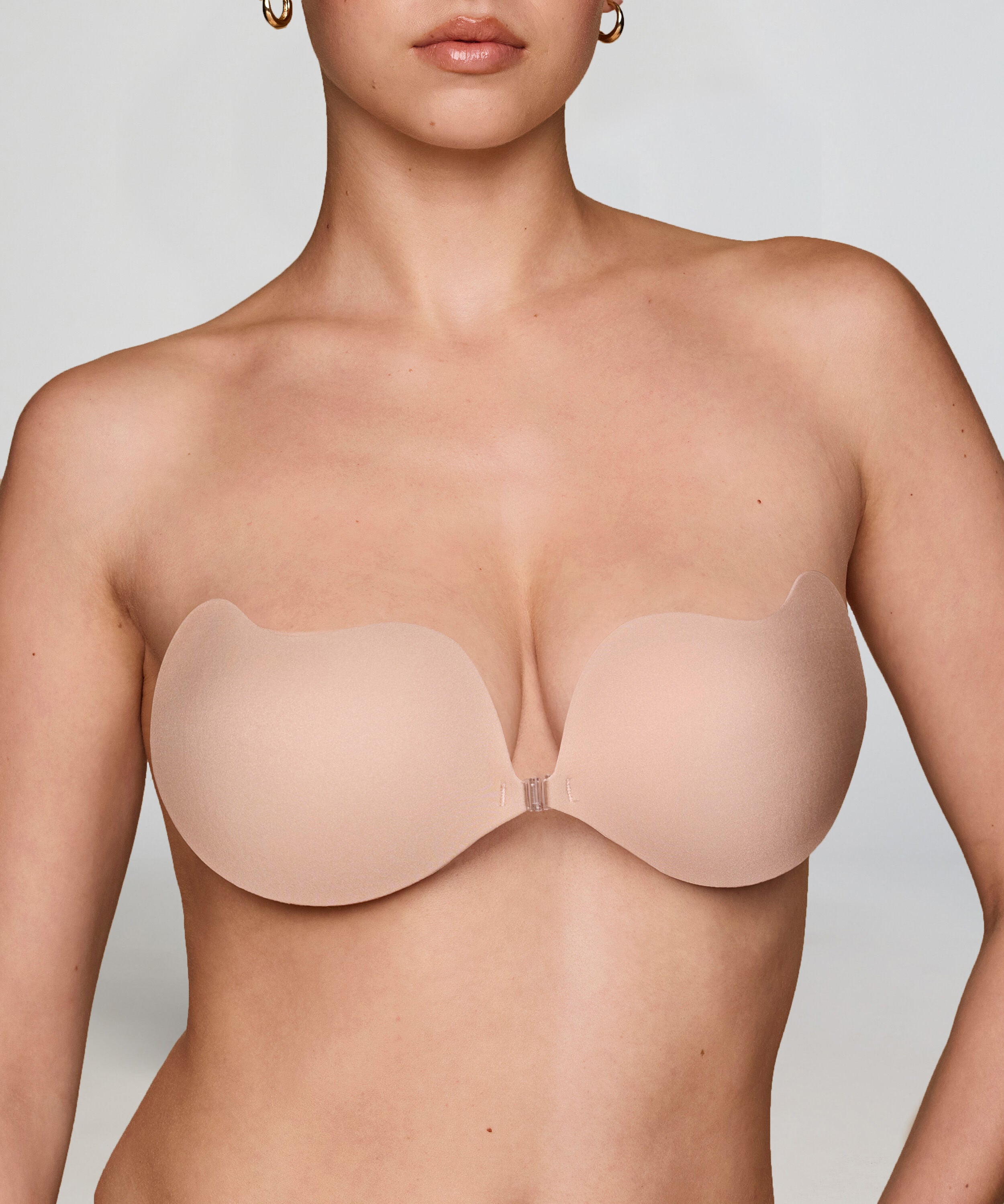 Low-cut bra