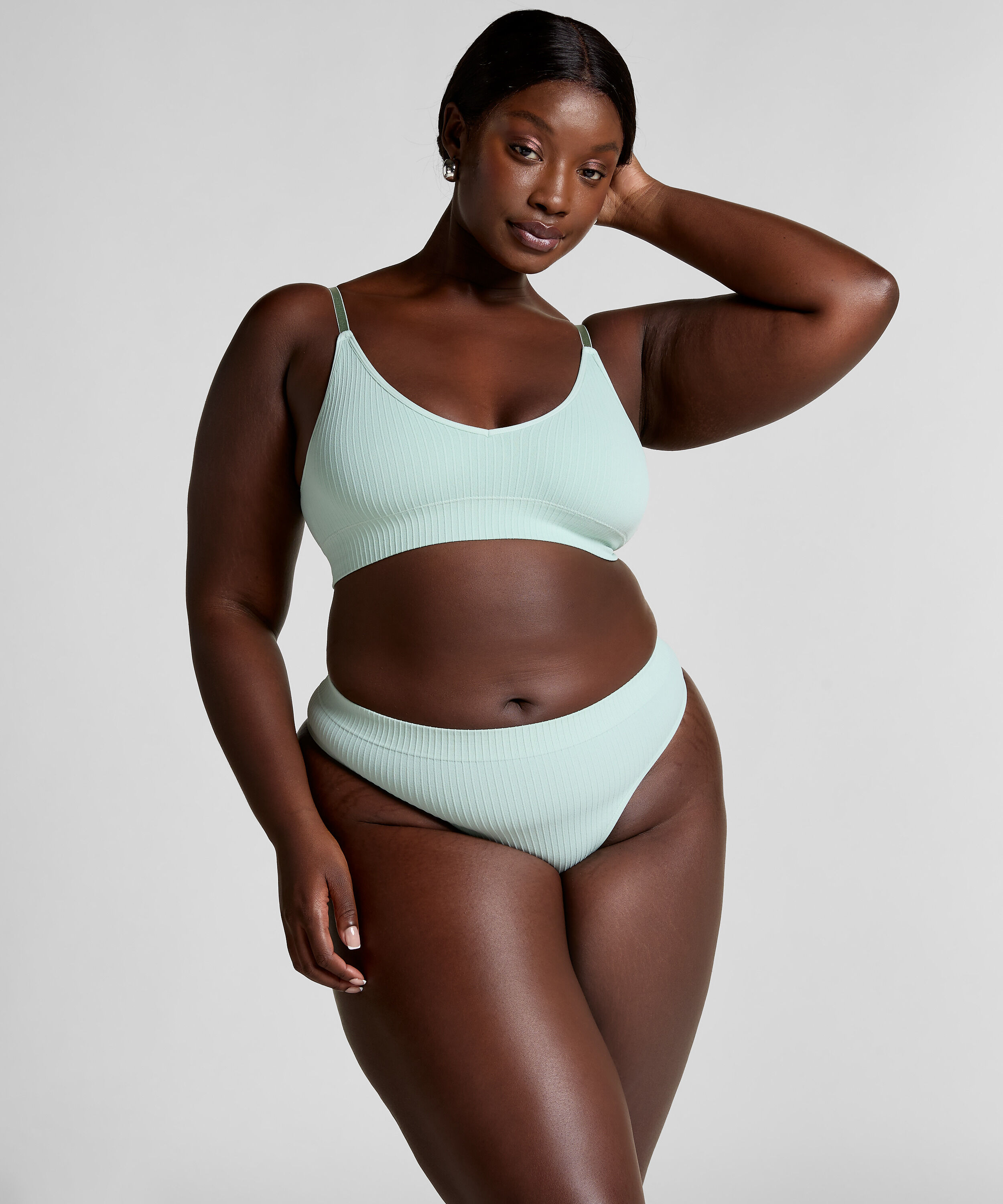 Dianne High Leg Thong