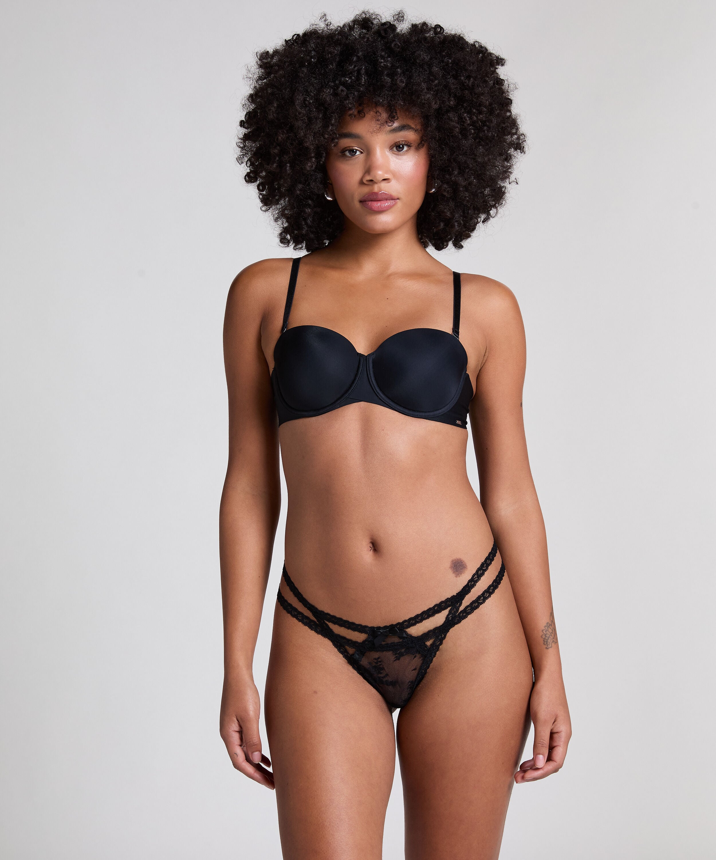 Irina Thong, Black Irina Thong, Black