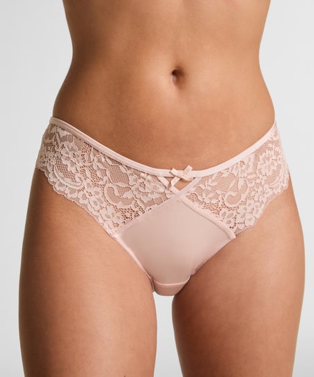 Liloye Cheekini, Pink