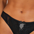 Ida Thong, Black