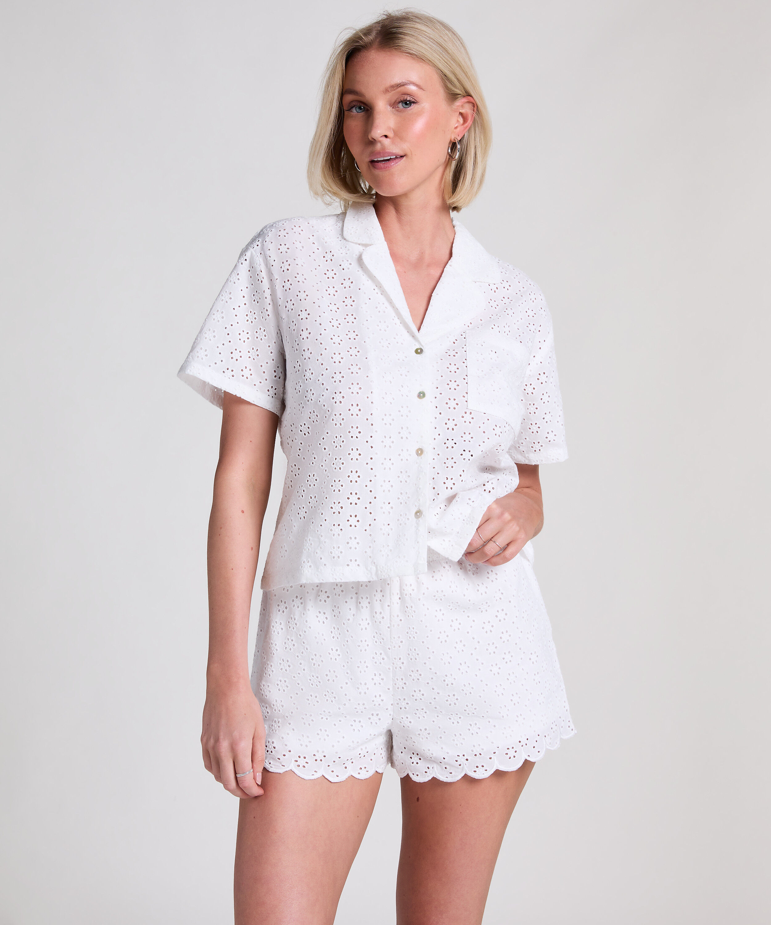 Short Broiderie Anglaise, White