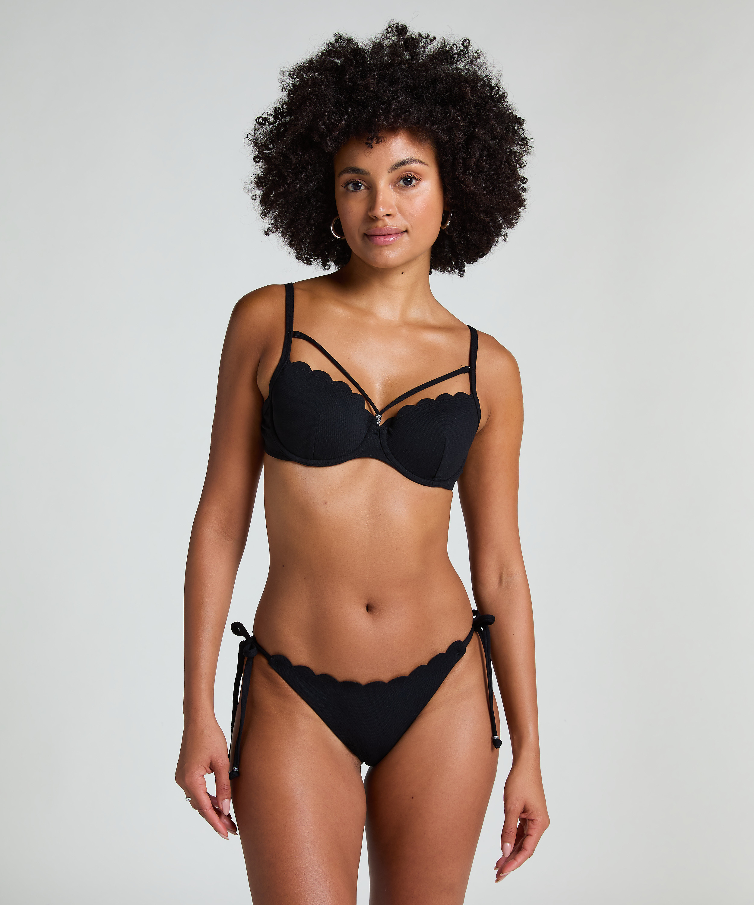 Scallop Padded Underwired Bikini Top, Black, main