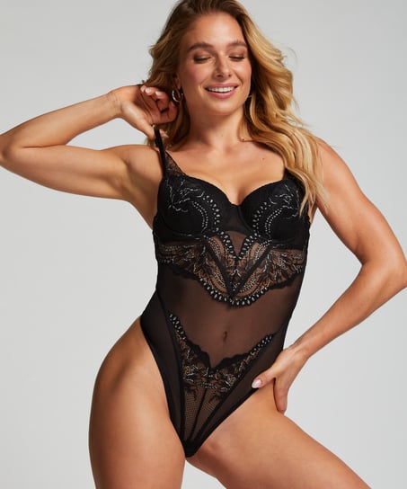 Bonnie Body, Black