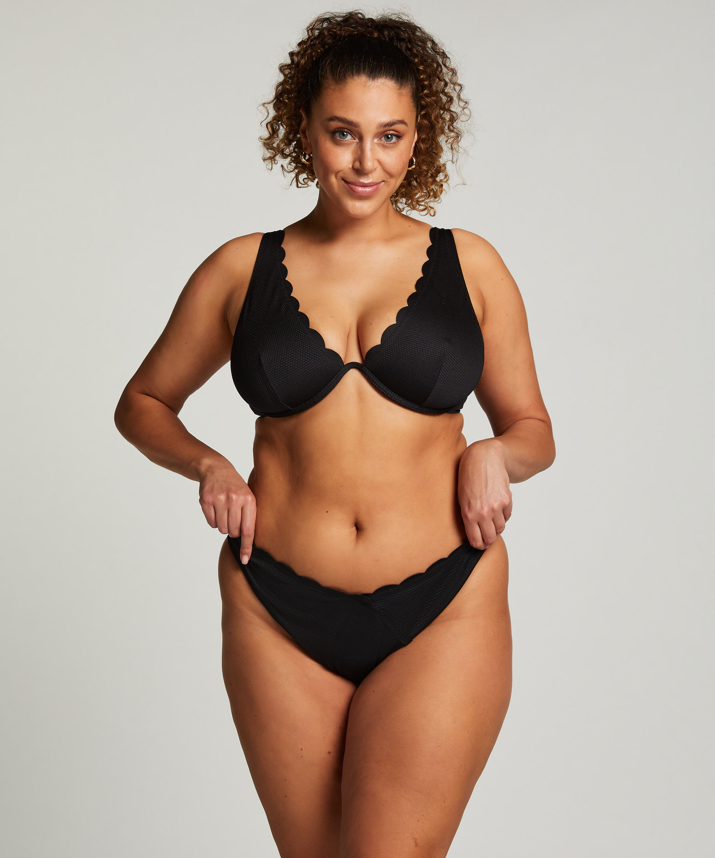 Scallop High-Leg Bikini Bottoms, Black