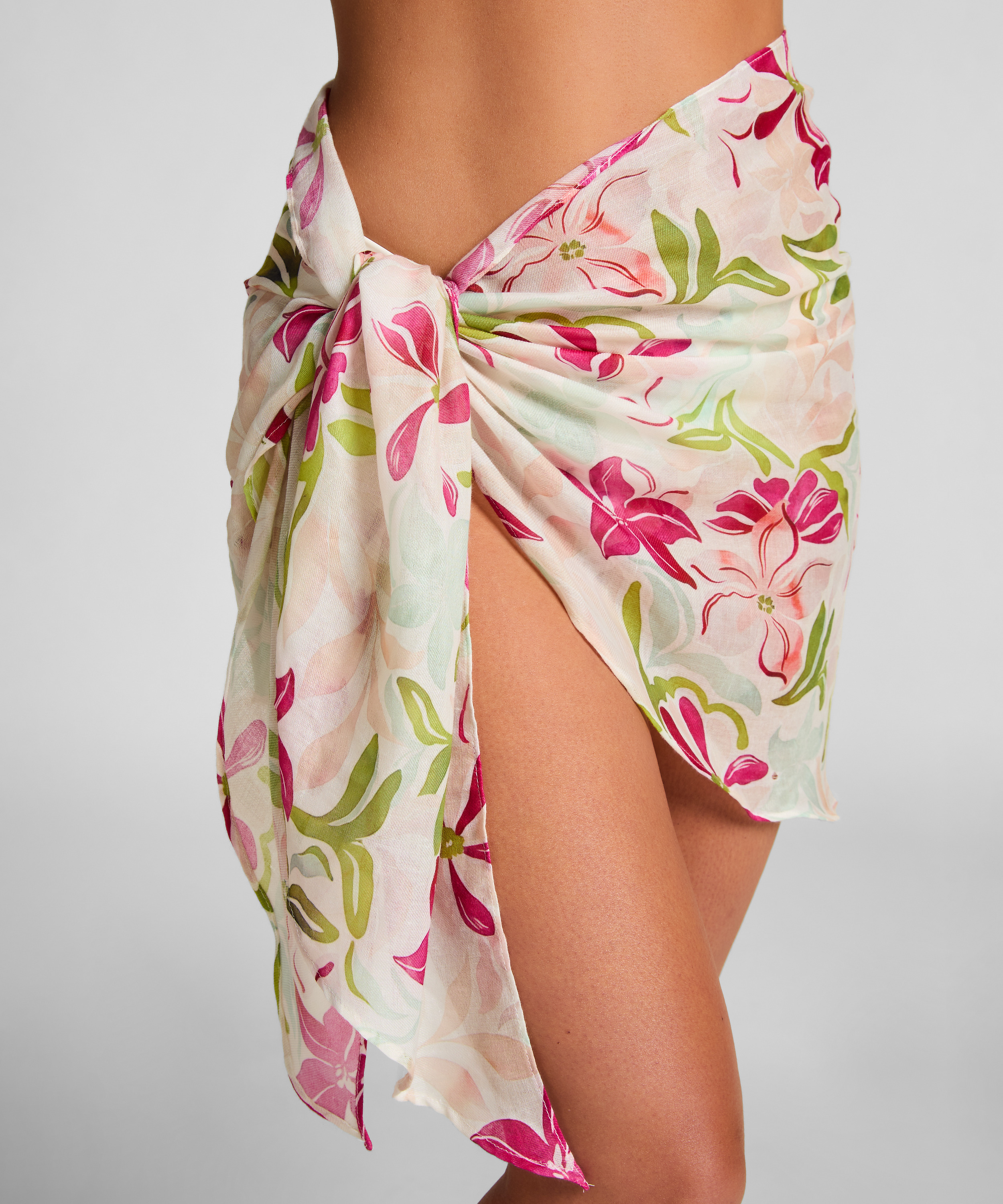 Ayanna Pareo, Pink, main