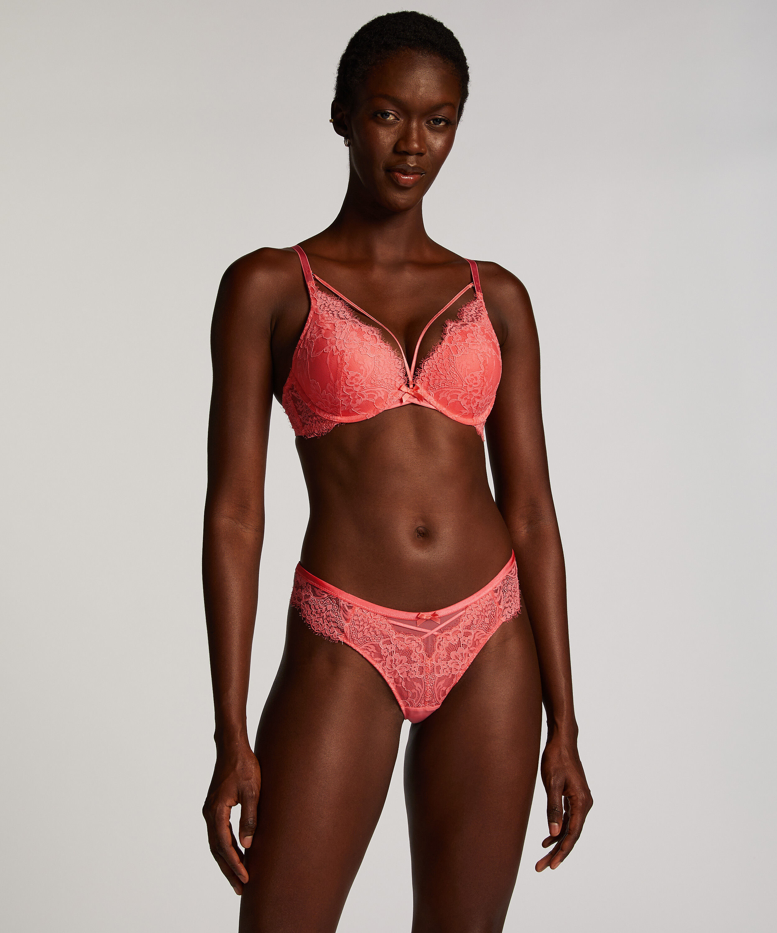 Arabella Thong, Pink
