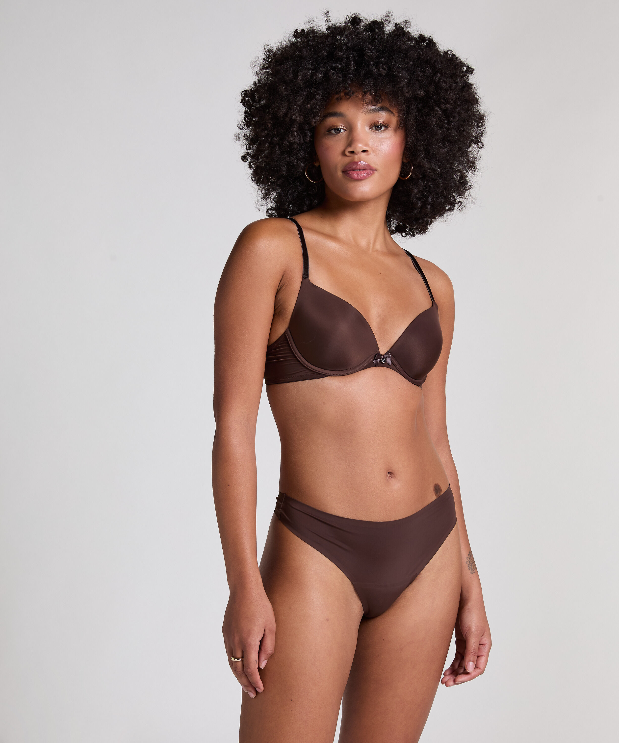 Invisible thong basic, Brown Invisible thong basic, Brown