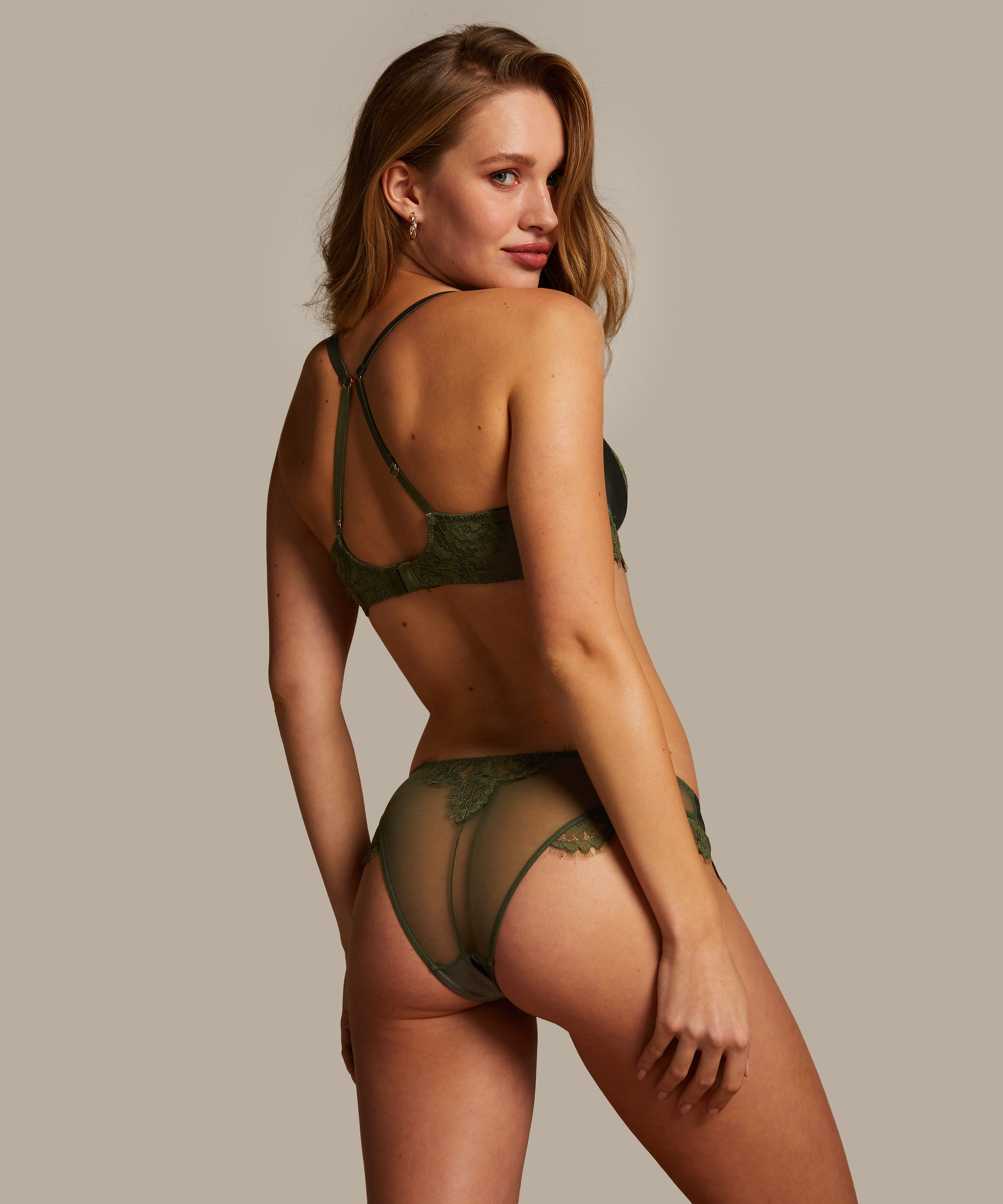 Hannako Brazilian, Green, main