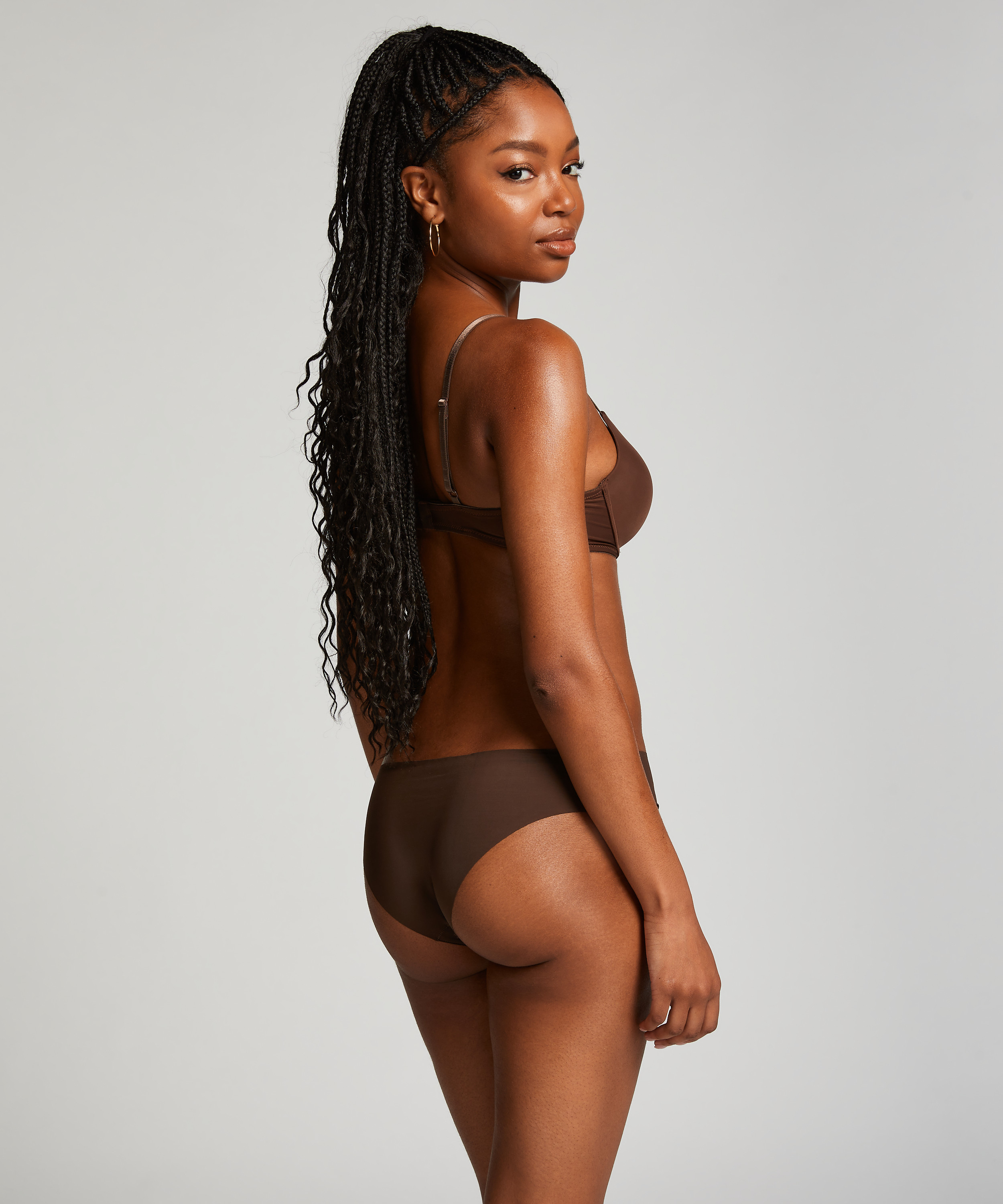 Invisible Brazilian, Brown, main