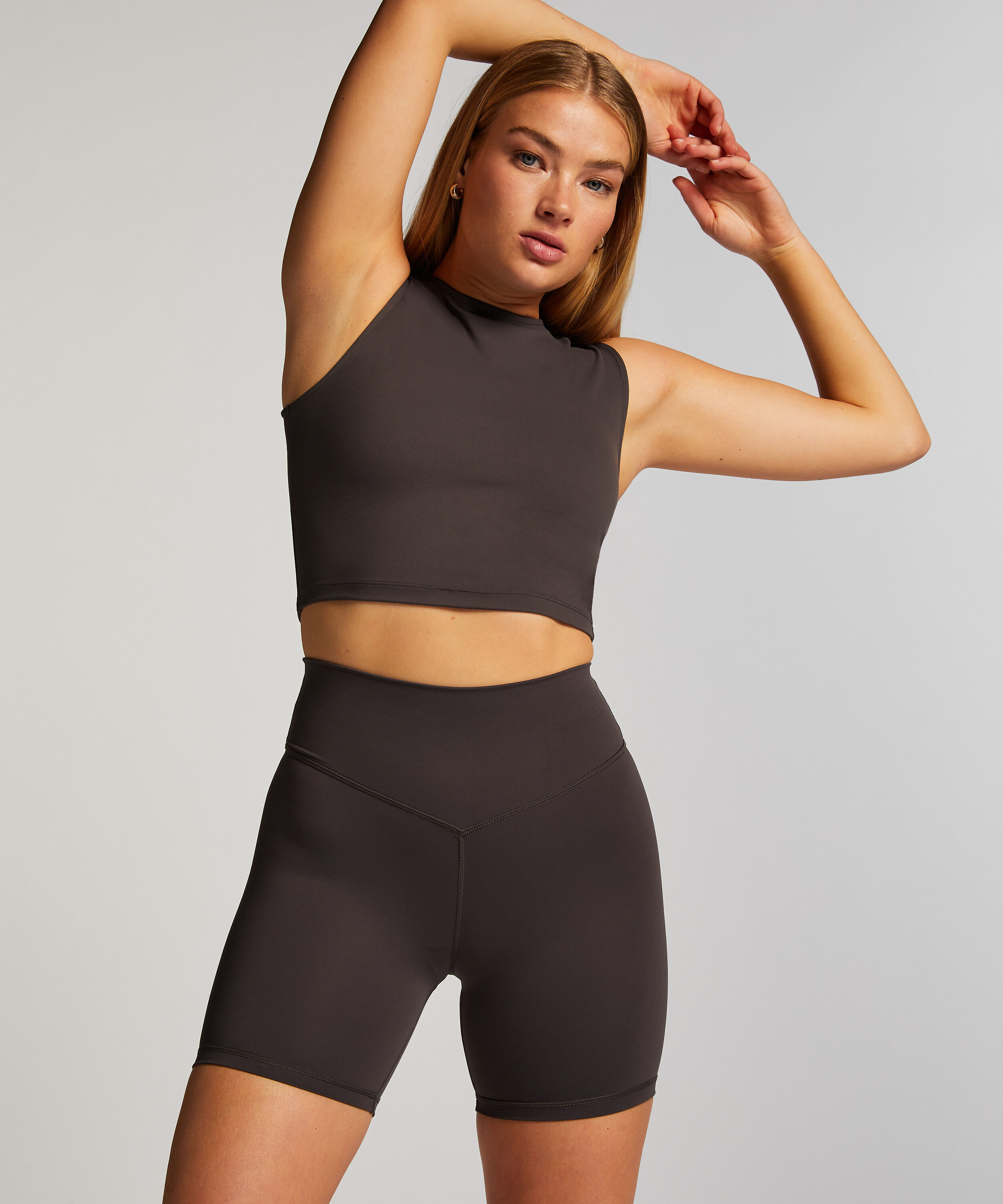 HKMX The Balance Short, Grey