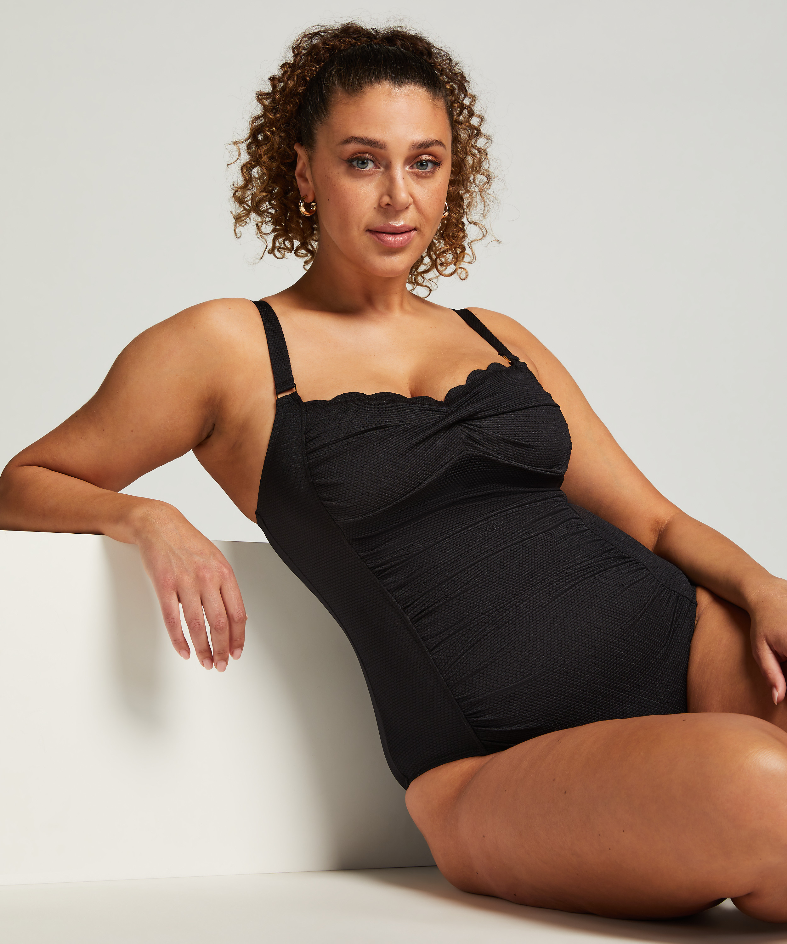 Scallop swimsuit, Black, main
