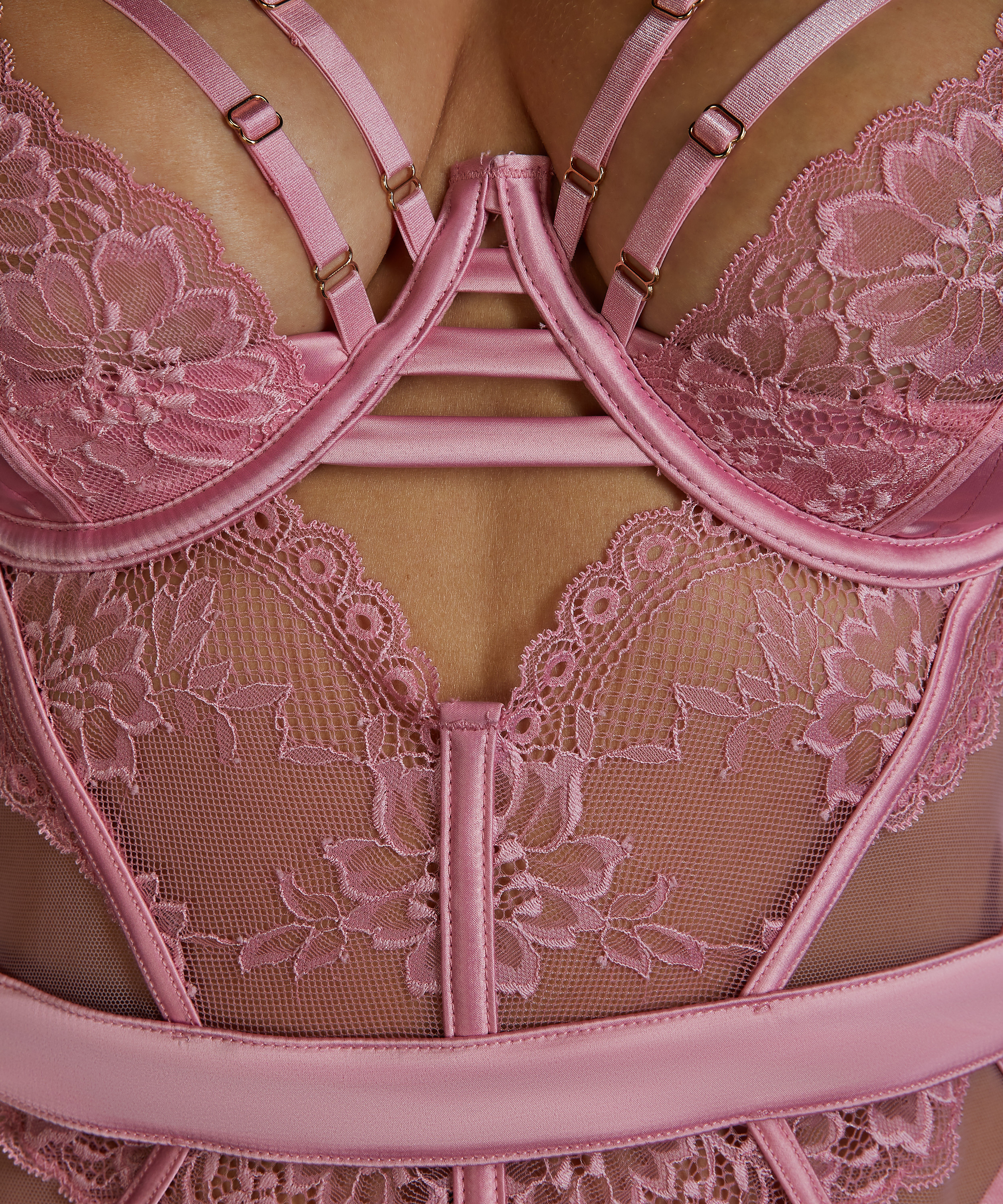 Roxanne Bustier, Pink, main