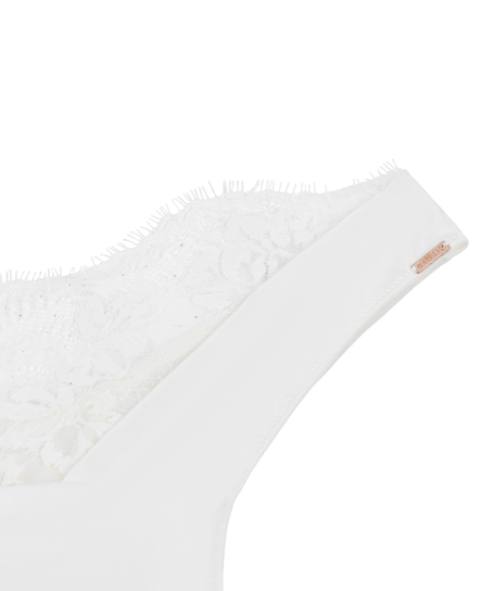Tiah Thong, White