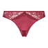 Chase thong Rebecca Mir, Red