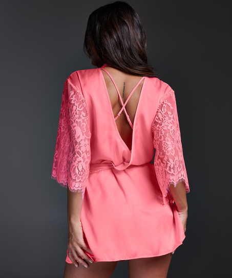 Jennifer Kimono, Pink