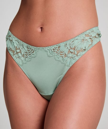 Andrea Thong, Green